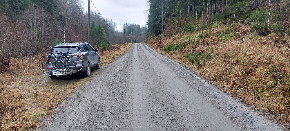 Liten p-lomme. Oppgang 200 meter lenger framme