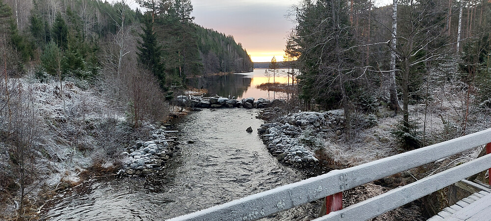 Sannaelva renner ut i Børten