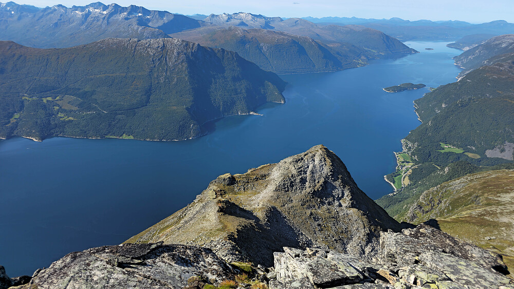 Fulånebba og Sunndalsfjorden.