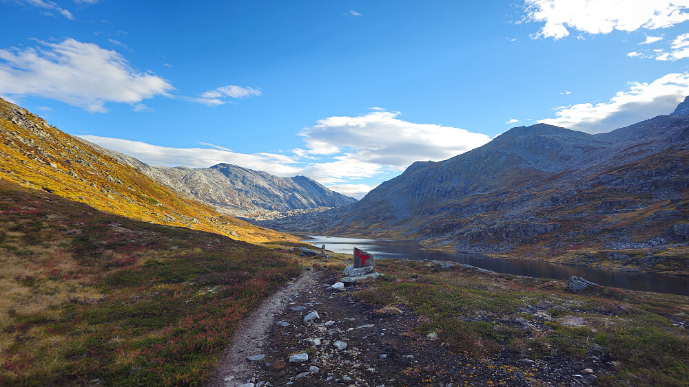 Ser Naustådalsvatnet for første gang.