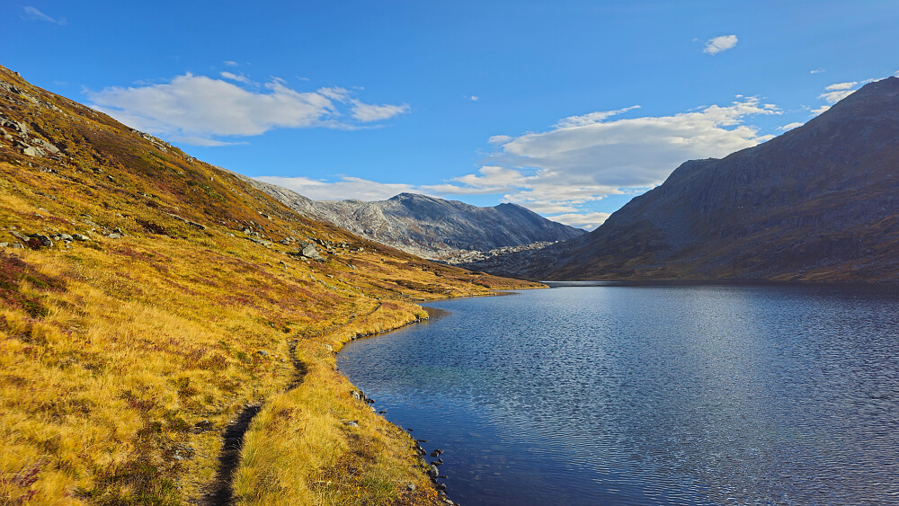 Magisk stemning her inne. Plutselig er man "i" fjellet.