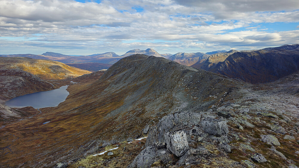 Ryggen fra Bollen i retning Neådalssnota NØ.