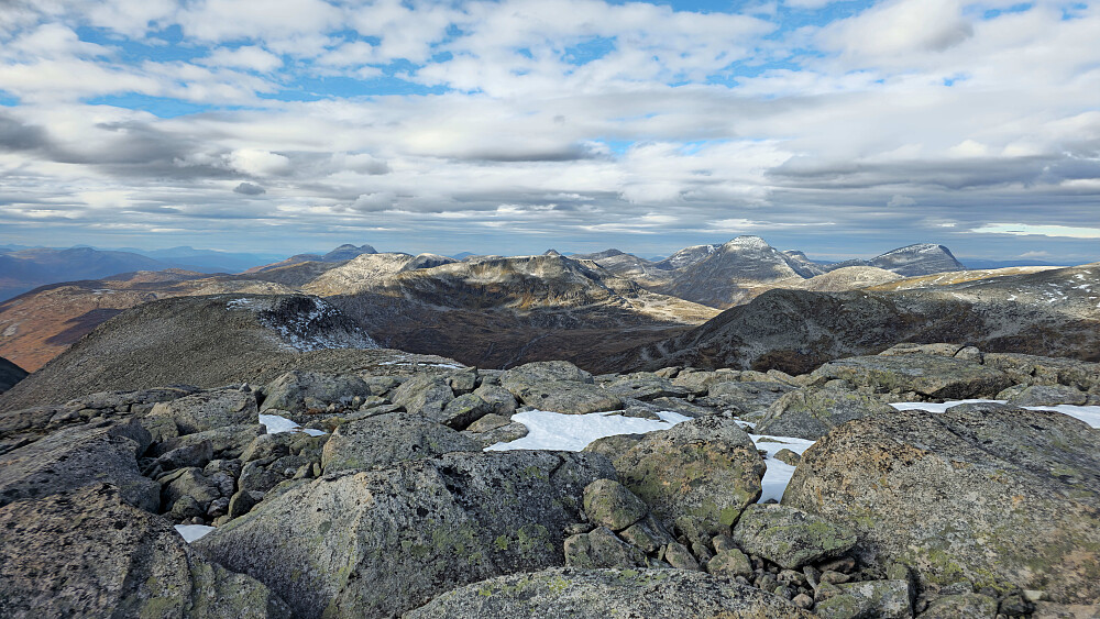Kjente fjell mot nordvest.
