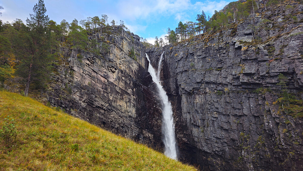 Ny vri på ruta. Innom Nauståfossen på tur ned.