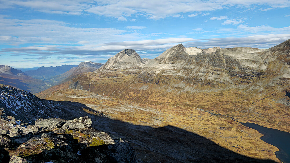 Snøfjellet, Bjøråskaret og Skjerdingfjellet.