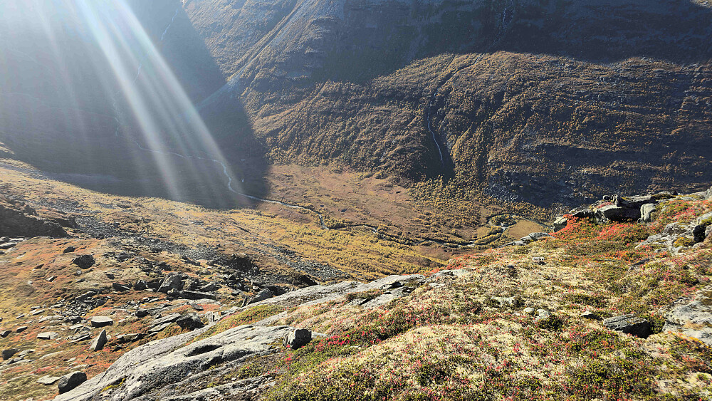 Bratt ned mot Innerdalen.