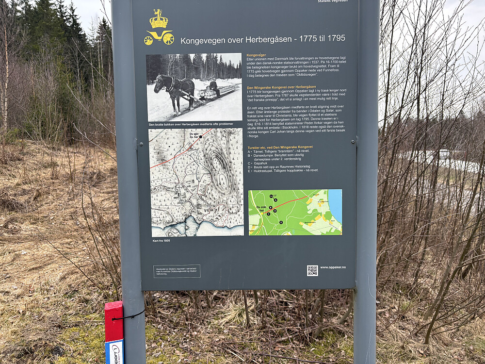 Infoskilt ved Kongsvegen ved Hebergåsen