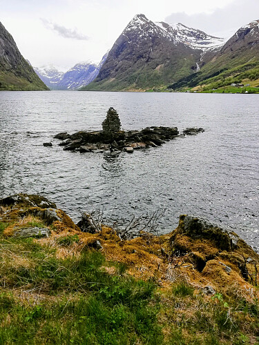 Kjøsnesfjorden og Grovanova.