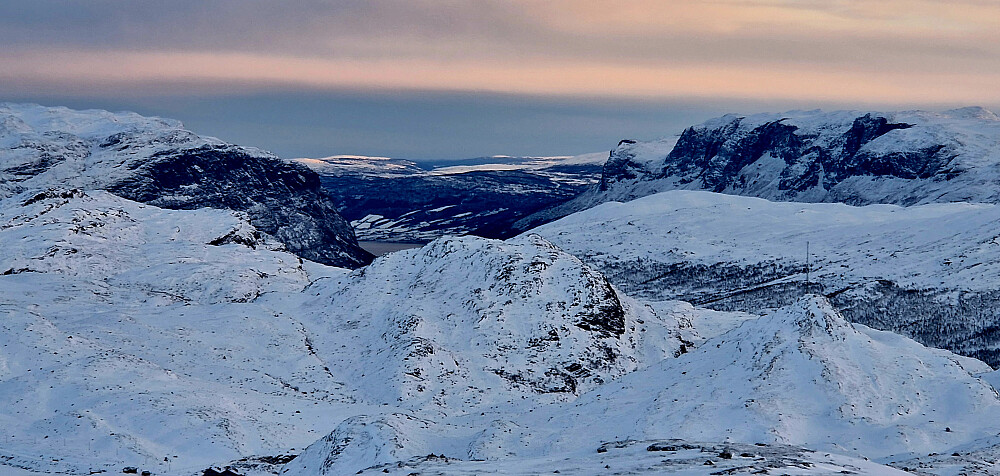Ein ser Vangsmjøse og mot Vang.