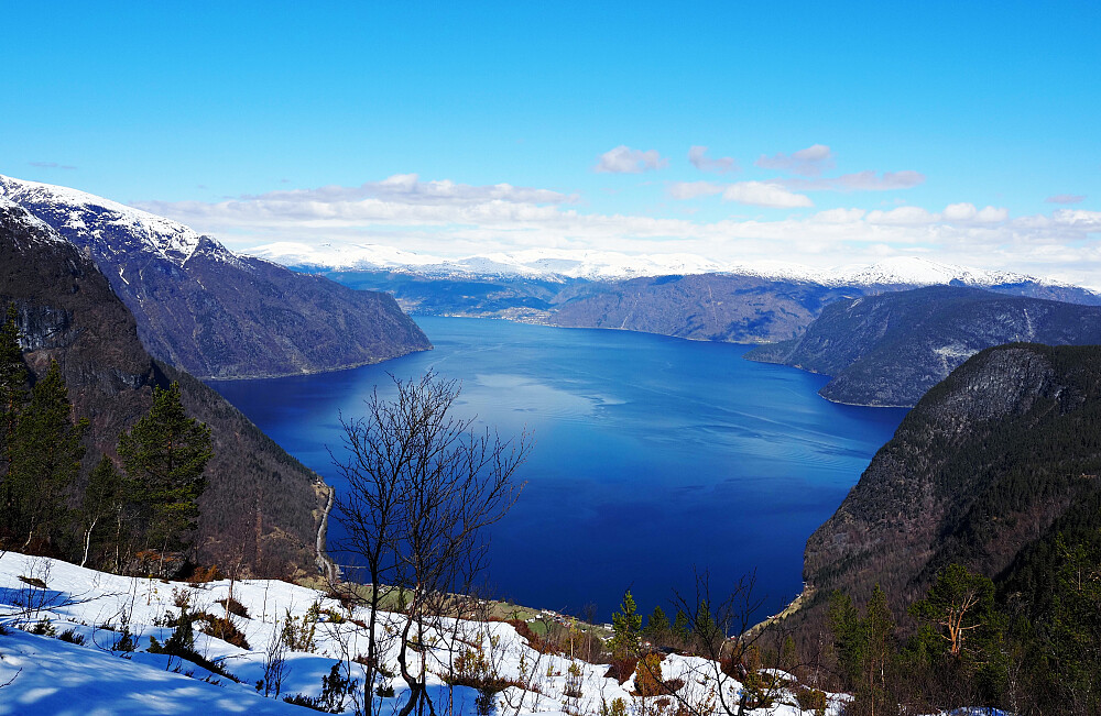 Ut Sognefjorden.