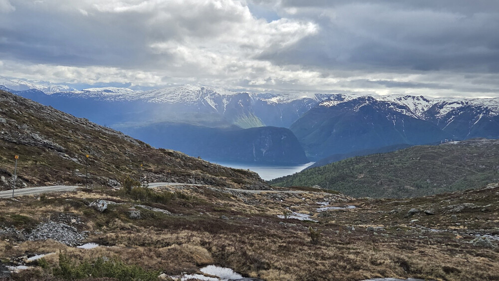 Mulakamben og Fresvik-fjell.