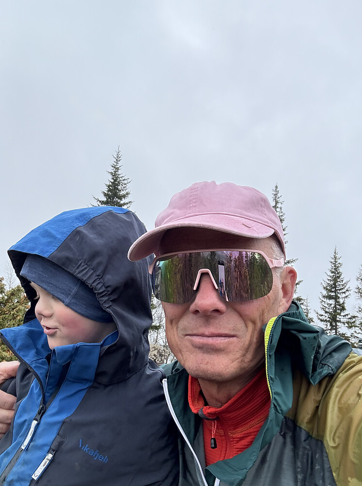 Med morfar på toppen, der det snødde!