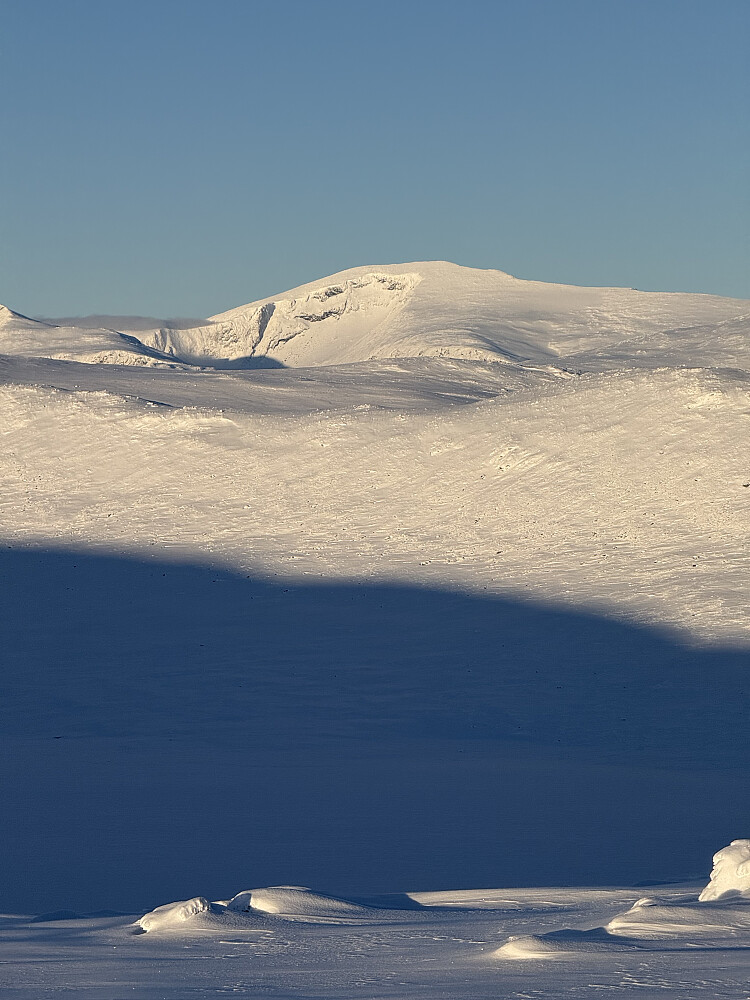 Glittertinden (2452 m).