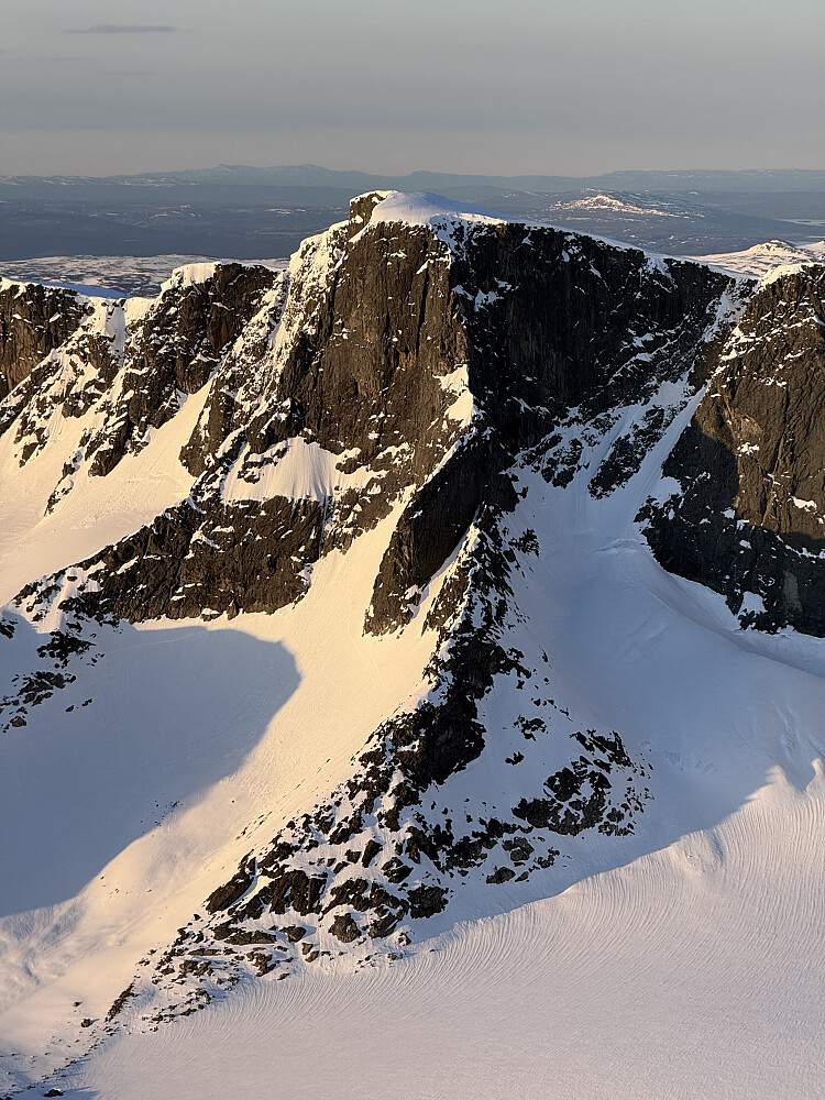 Vestre Kalvehøgde (2208 m).