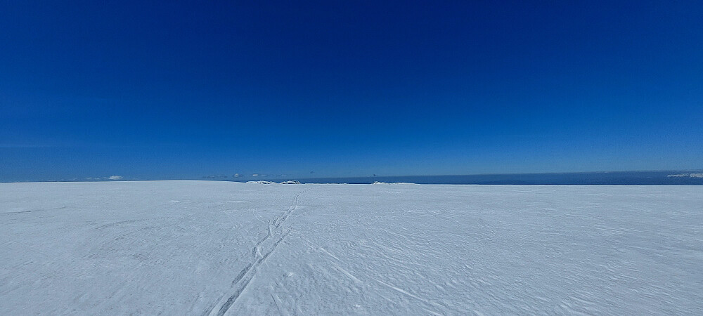 Rosendalsalpane i vest.