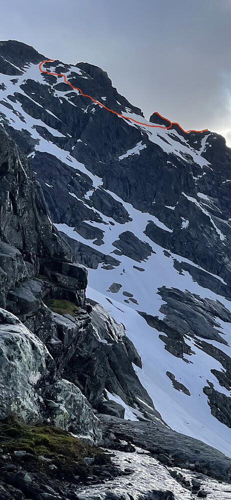 Omgåelsen fra Nørdre Maradalstinden mot Maradalstinden S2 og S3 sett fra Slingsbybreen.