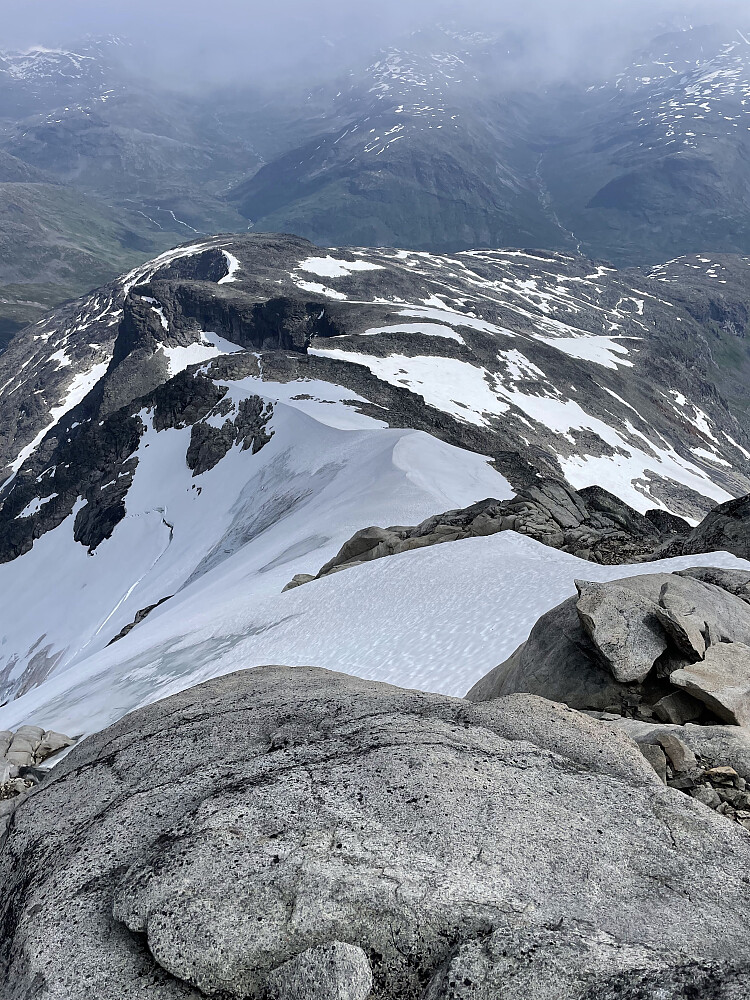 Ned østryggen på Gjertvasstinden.