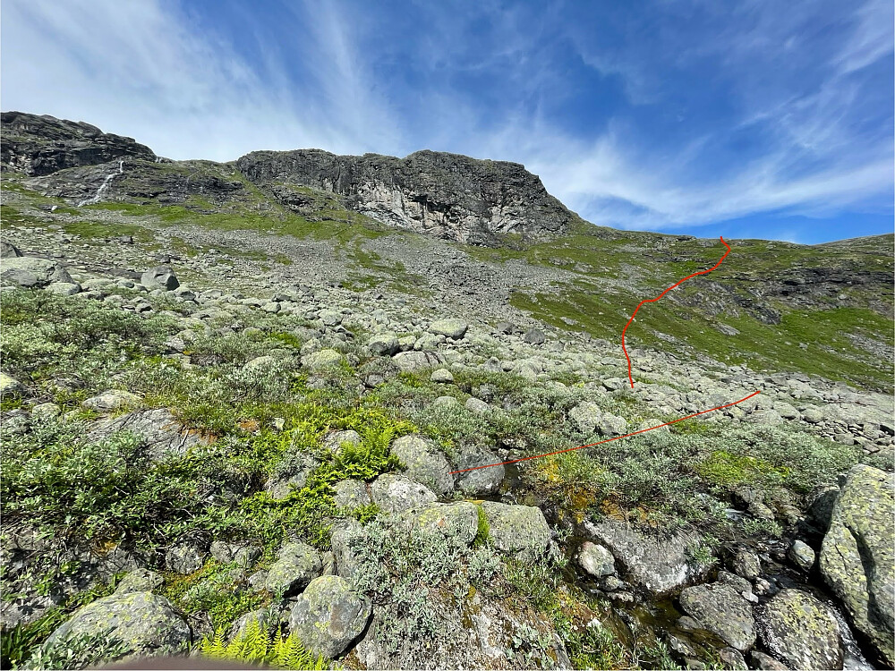 Omtrentlig rute ned i Maradalen fra Botolvsnosi. Er ikke akkurat der jeg gikk, men der jeg tror det er best.