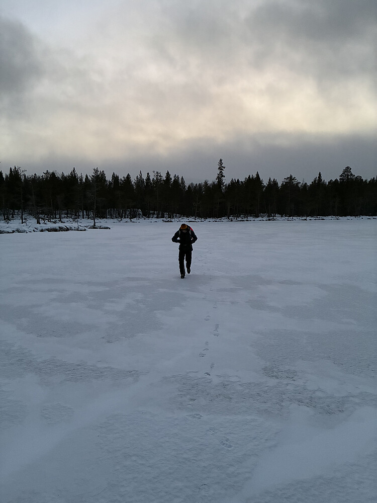 Utmarsj over Flåtåtjønne.