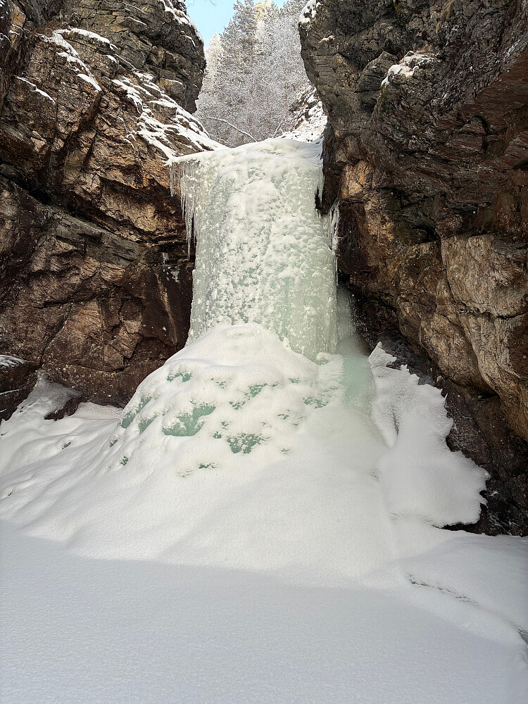 En bratt, men kort lengde før Høgfossen.