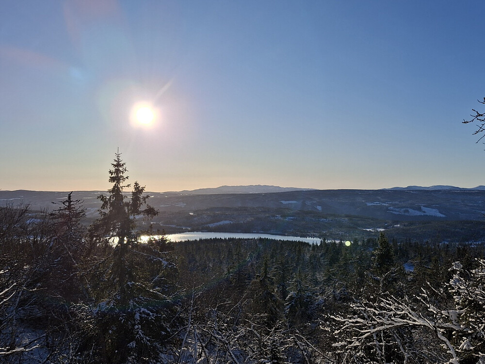 Utsikt mot Synnfjellet på veg ned