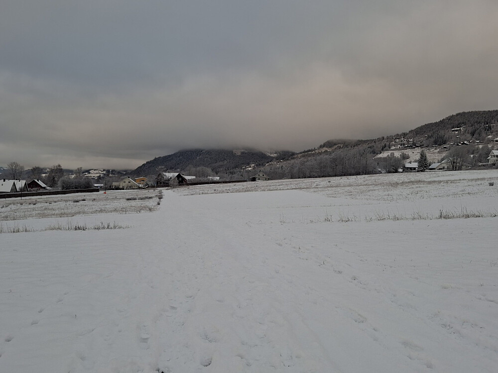 Fra Randgårdsjordet, tåke på Balbergkampen