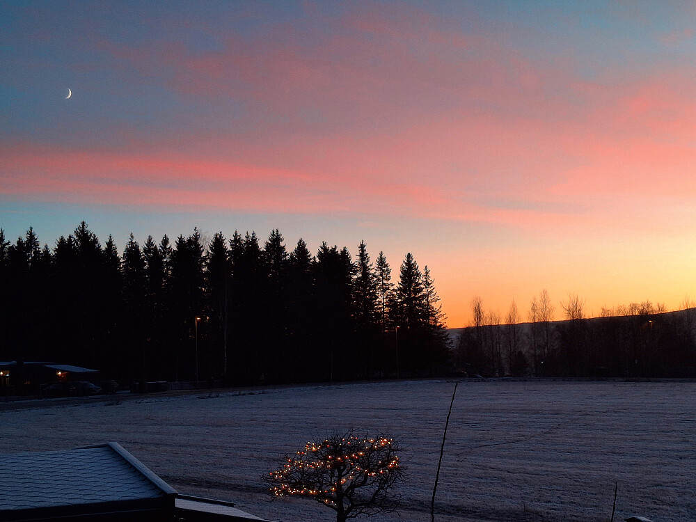 Solnedgang i Blestervegen + en liten måne