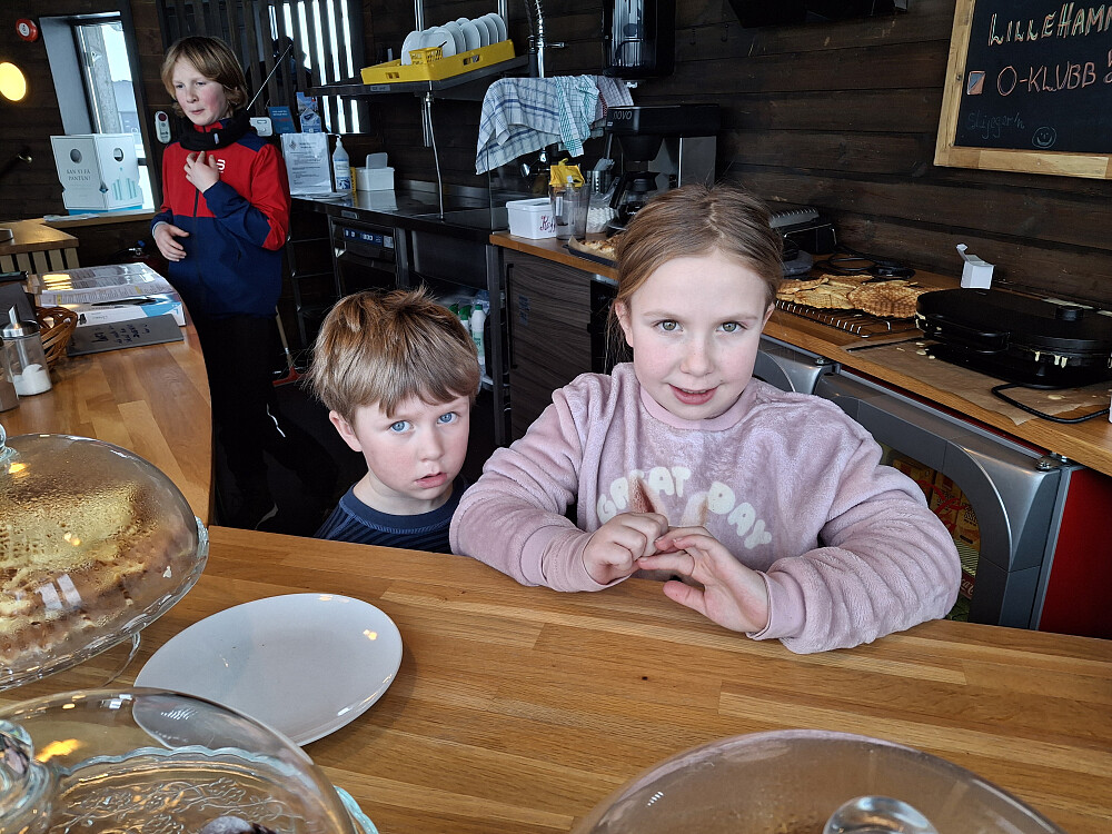 Flinke folk i kafeen