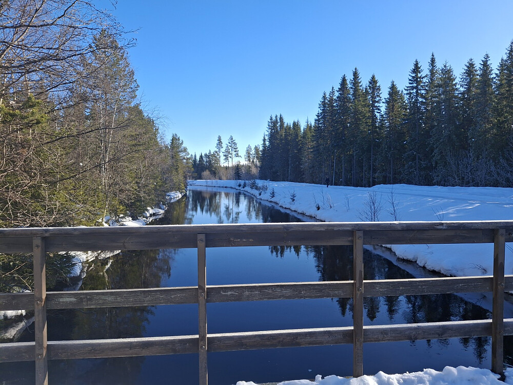 På brua over Kanalen
