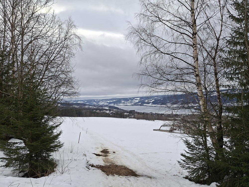 Mildværet de siste dagene har tært på skiløypa over Lysgårdsjordet