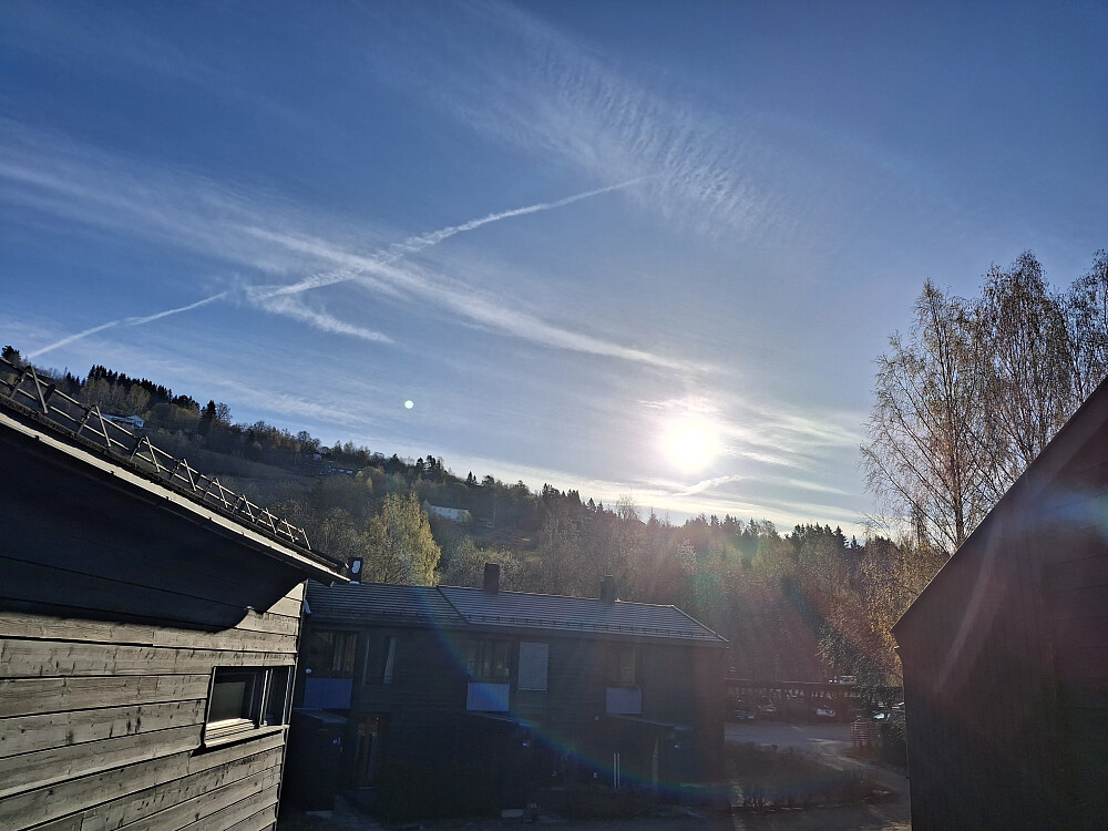 Sola i halv åttetida