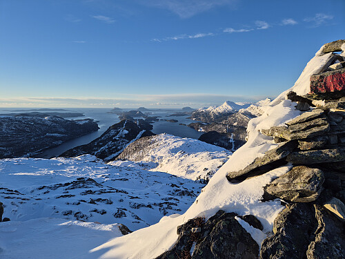 Frå toppen av Hatlesetnipa