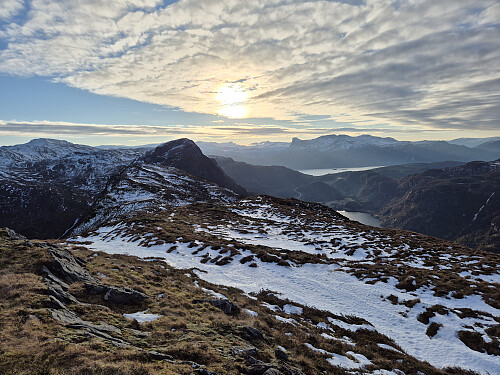 Utsikt sørover mot Alskartinden og Hornelen