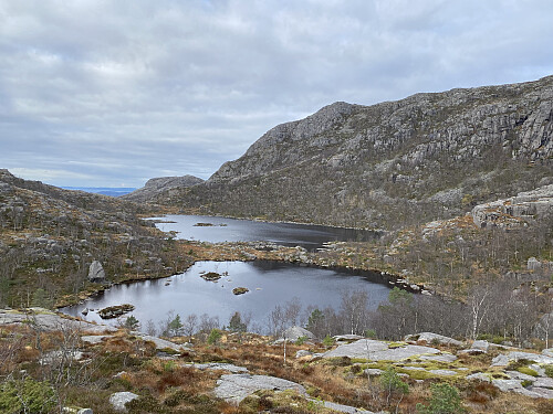 Mot Tibergfjelltjødnane og vesttoppen