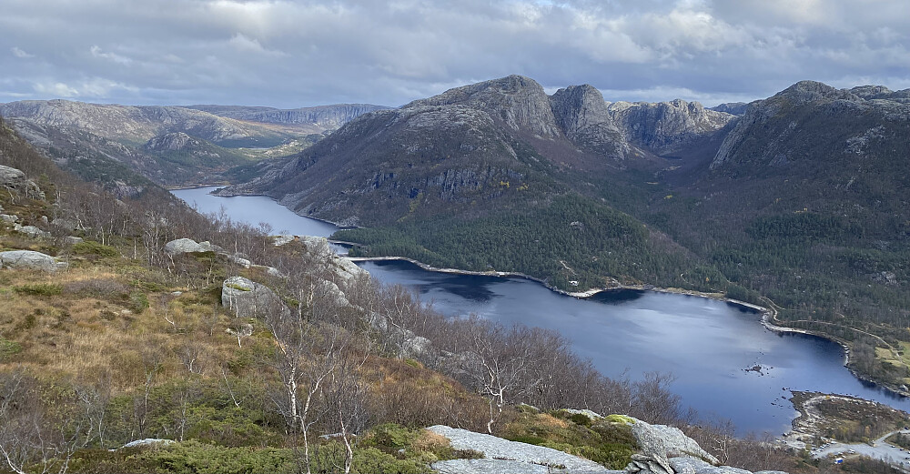 Flott utsikt mot Liarvatnet og Småsildalen