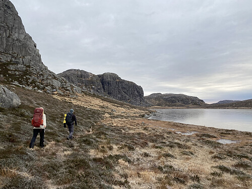 I fint driv langs Målandsvatnet
