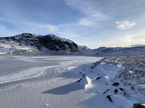 Stilt og sol ved Målandsvatnet