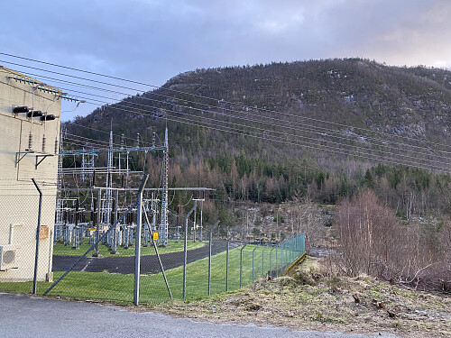 Utsikt til topps ved turstart