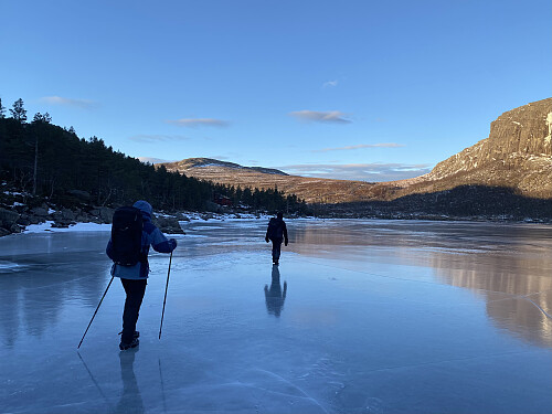 Retur over den søre Vardhustjødna