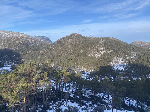 Solknuten sett frå eit høgdepunkt aust for Tverråna