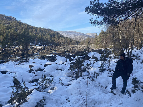 På veg mot Holmavatnet langs Tverråna