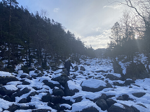 Oppover langs bekken mot Øyavatnet