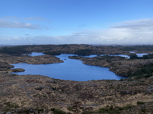 Frå Nordre Sålefjell mot Oskreivatnet og Storesåt