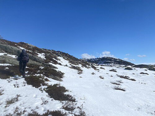 Toppen i sikte etter ein liten rast med inntak av raske kalorier
