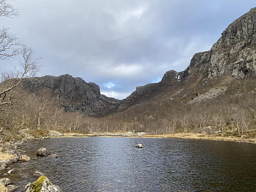 Idyll ved Midttjødna i Småsildalen