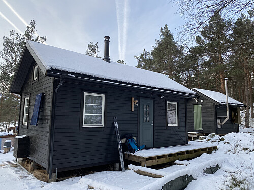 Kjekt å koma fram til hytta på ski!