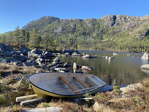 Båten i støa under Krunefjell