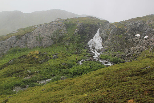 Leirskaret. A better route in these conditions follows this up to Leirskarvatnan and avoids Tromdalen.