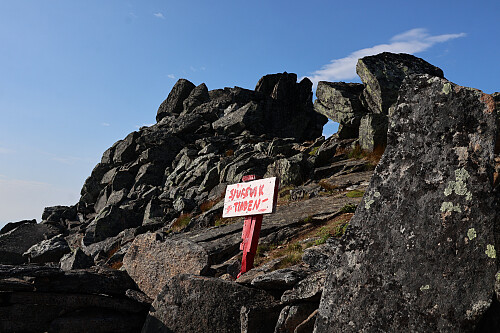A straightforward climb up the path led to Sjursviktinden summit.