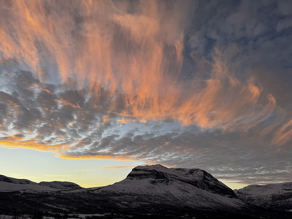 «Så høy som himmelen er over jorden…»